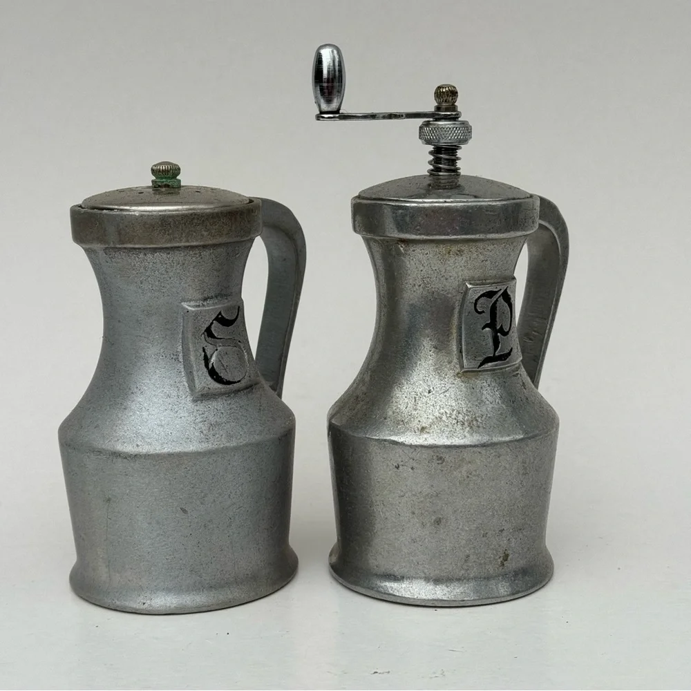 Vintage Salt & Pepper Shaker